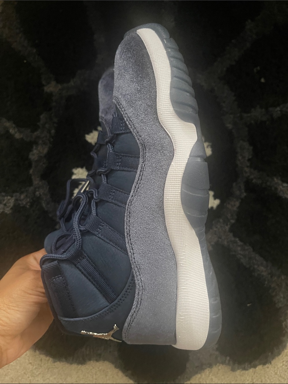 Women’s navy retro 11 jordan sneakers - Picture 4 of 5